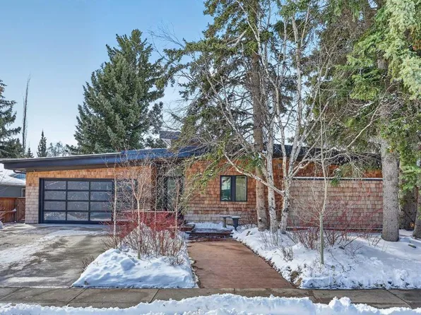 7235 N Kananaskis Dr SW, Calgary, AB T2V 2N3