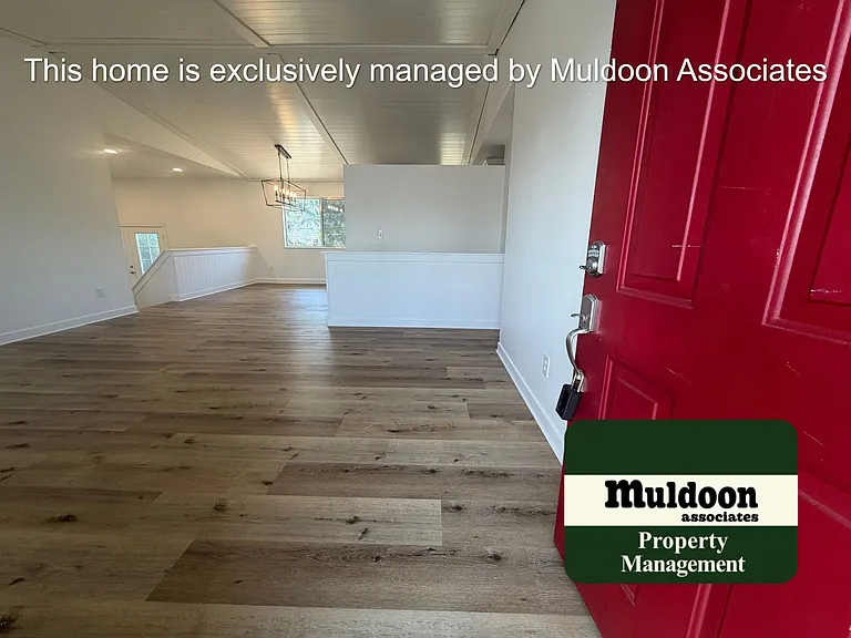 2958 Roche Dr N — Photo 2