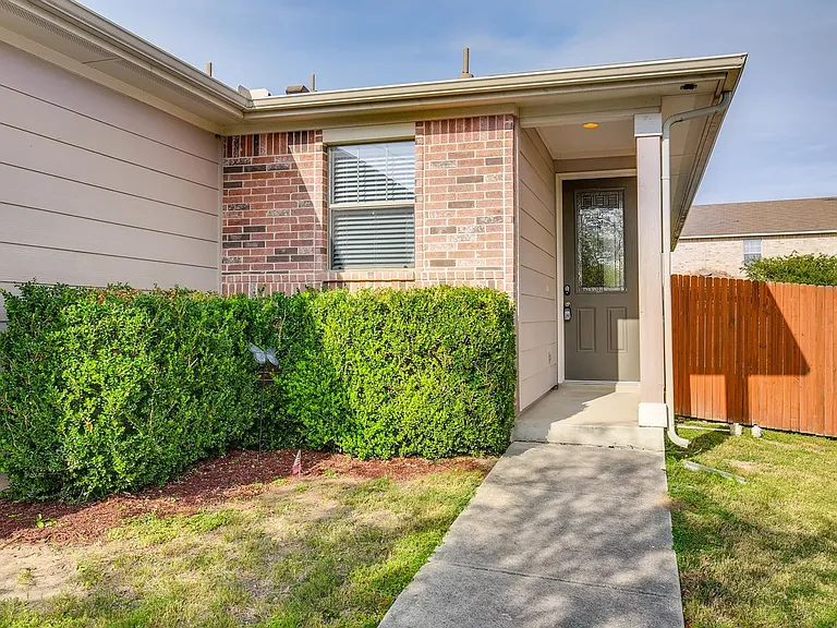 6607 Shadden Oaks — Photo 3