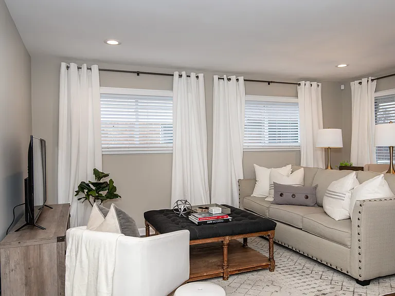 7809 Greenbriar Ln — Photo 6