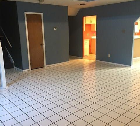 4th image of 3831 Meeks Ave