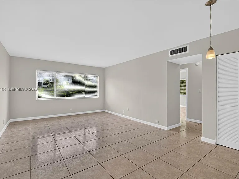 151 SE 6th Ave #16 — Photo 4