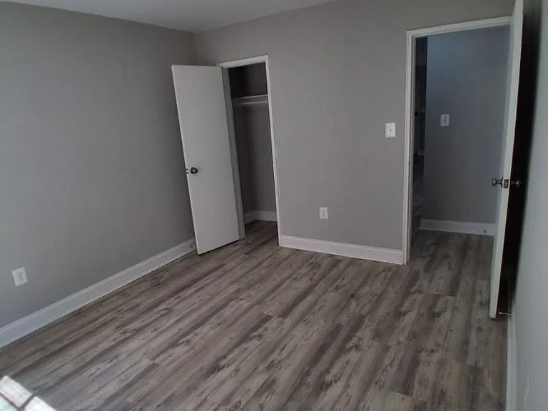5516 N H Burroughs Ave NE — Photo 9
