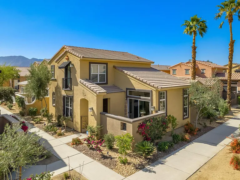 52230 Desert Spoon Ct — Photo 45