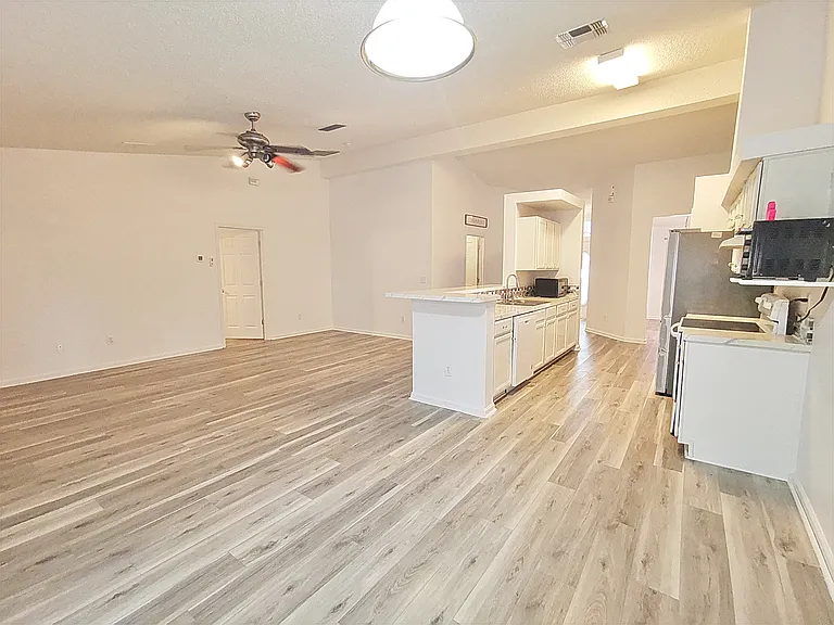 2107 E Willesdon Dr — Photo 9