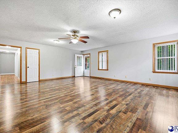3rd image of 1832 Golf Course Rd
