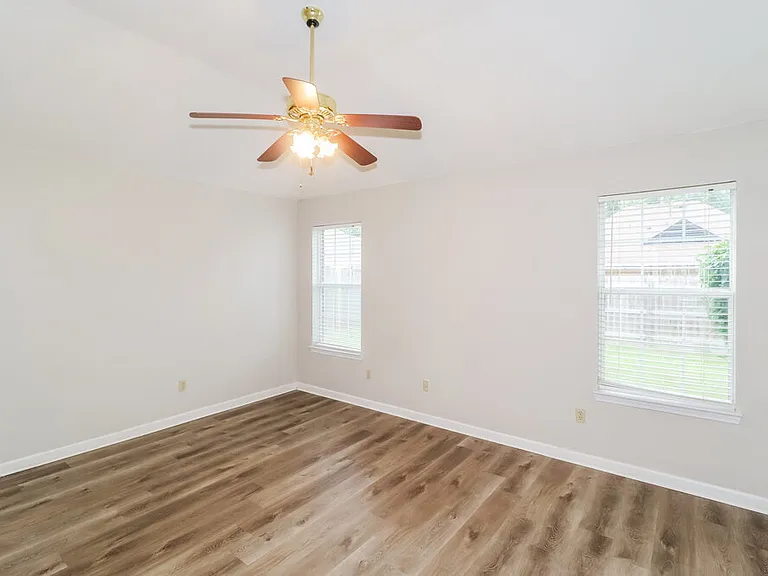 5892 Alexandria Ln — Photo 10