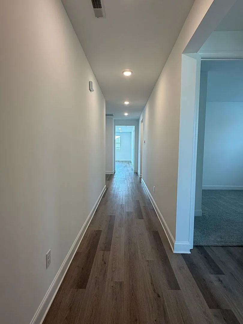 Beautiful 3 Bedroom Home in Grand Hollow with Resort-Style Amenities! — Photo 4