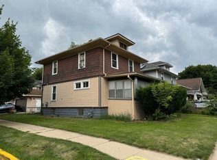 599 North Ave, Aurora, IL 60505