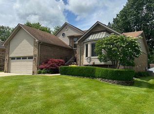39343 Rivercrest Ave, Harrison Township, MI 48045