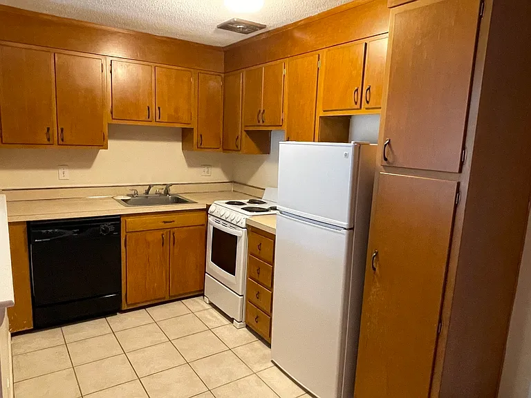 50 Green St #405 — Photo 5