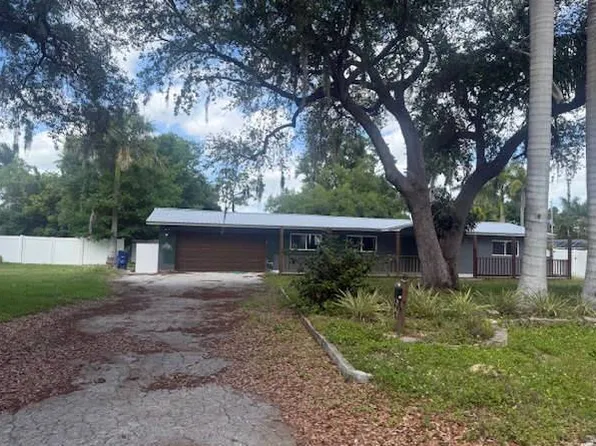 52 W North Shore Ave, North Fort Myers, FL 33903