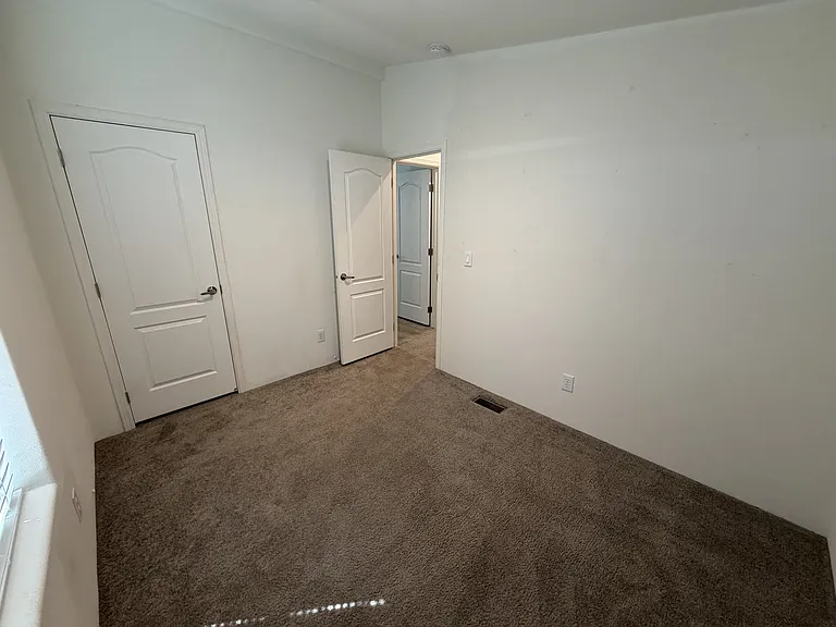 5657 S Pearl St — Photo 7