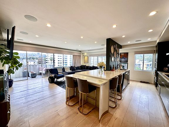 2nd image of 7135 Hollywood Blvd APT 909