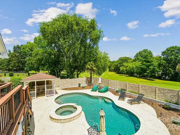 4108 Fairway Downs Ct, Charlotte, NC 28277