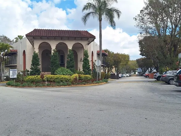 10832 N Kendall Dr #U16, Miami, FL 33176