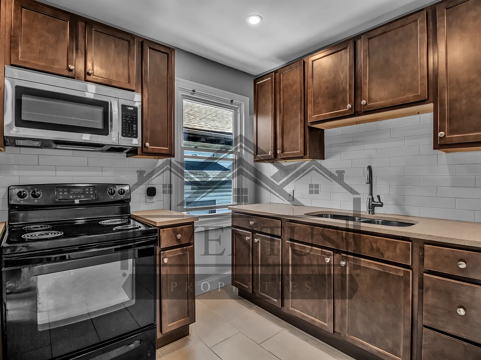 4 bed, 1.5 bath, 1400 sqft, $700 — Photo 3