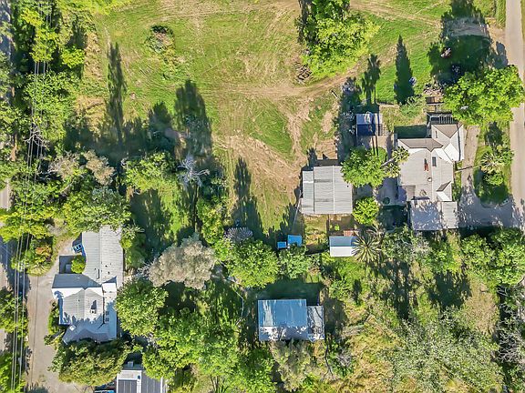 4th image of 19133 Smith Ln