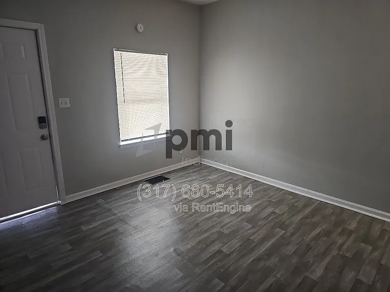 114 Adler St — Photo 21