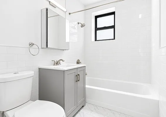 Bathroom, photo 1
