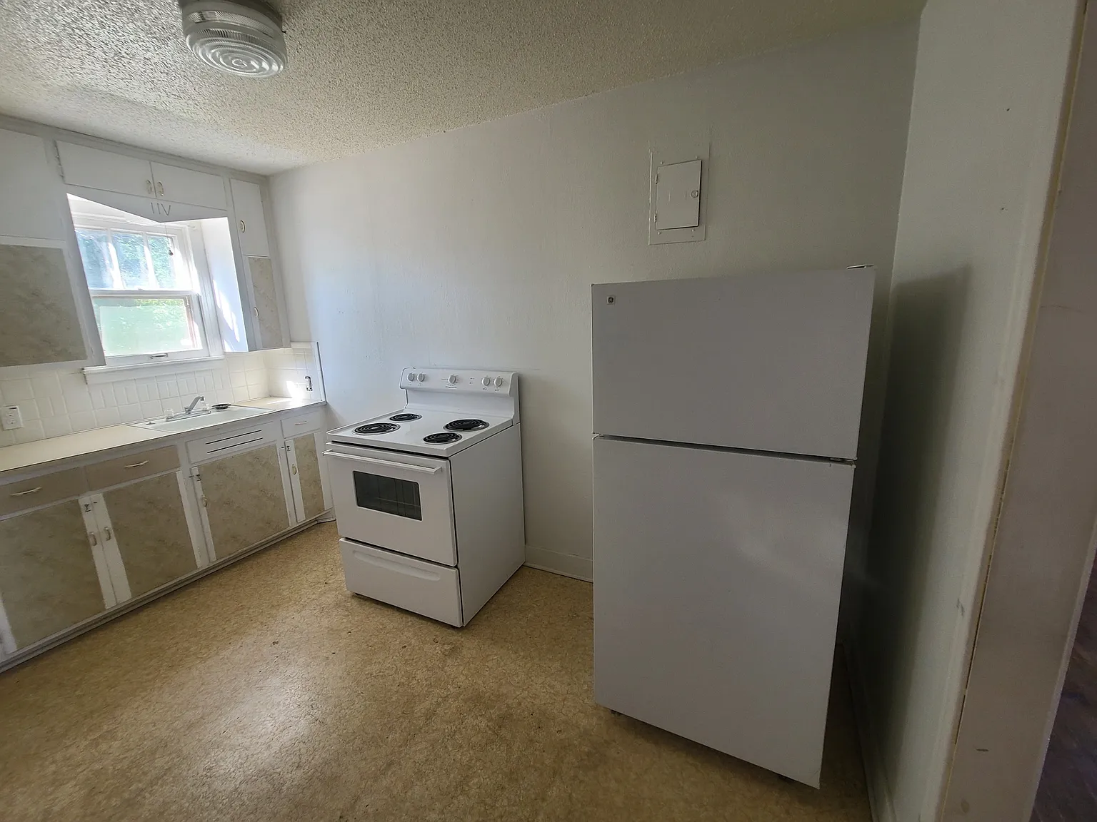 1 bed, 600 sqft, $750 — Photo 2