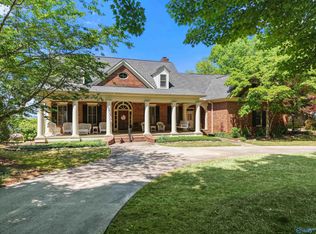451 Panorama Way E, Guntersville, AL 35976