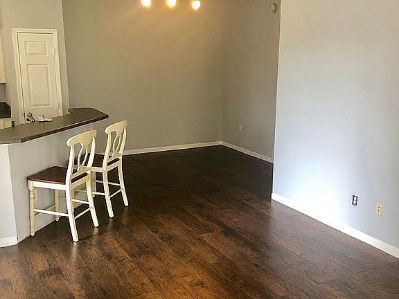 5th image of 13703 Richmond Park Dr N APT 1604
