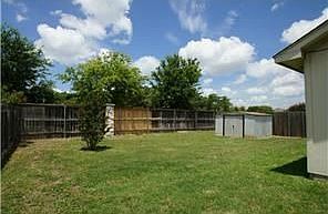 4th image of 2611 Greenlee Dr
