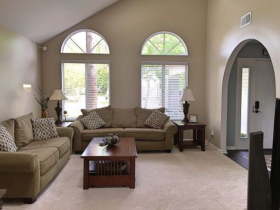 3rd image of 101 Conway Ct