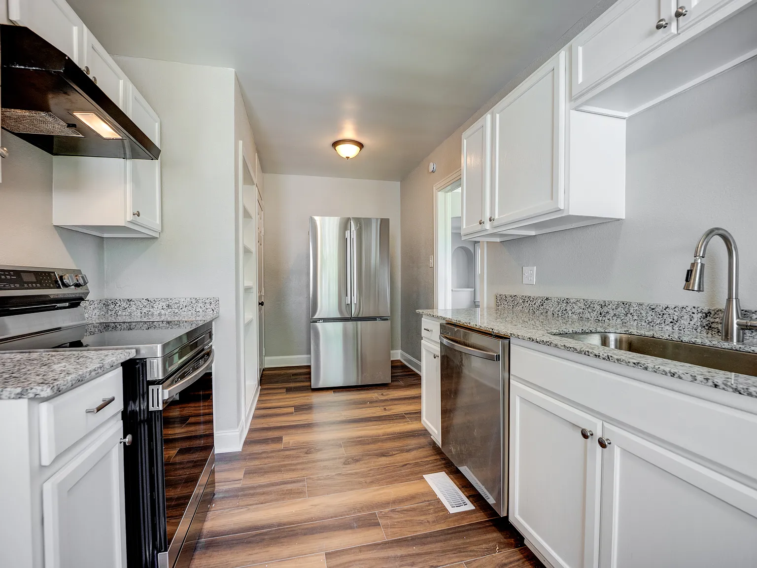 3 bed, 1300 sqft, $1,395 — Photo 4