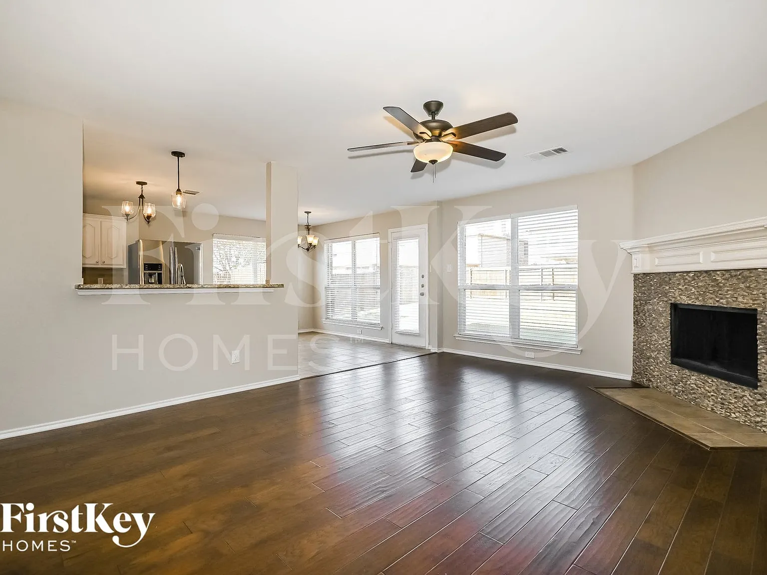 4 bed, 2.5 bath, 2355 sqft, $2,965 — Photo 2