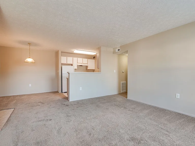 Highpoint Apartments — Photo 20