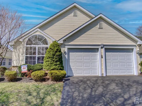 20 Winding River Rd, Lakewood, NJ 08701