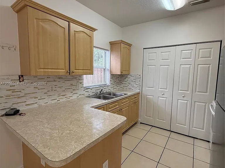 761 NW 24th Ct #761 — Photo 4