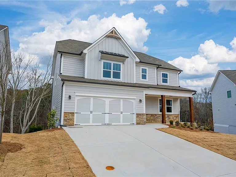 126 Spaulding Ln — Photo 2