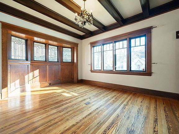 3rd image of 505 Fountain St NE #1