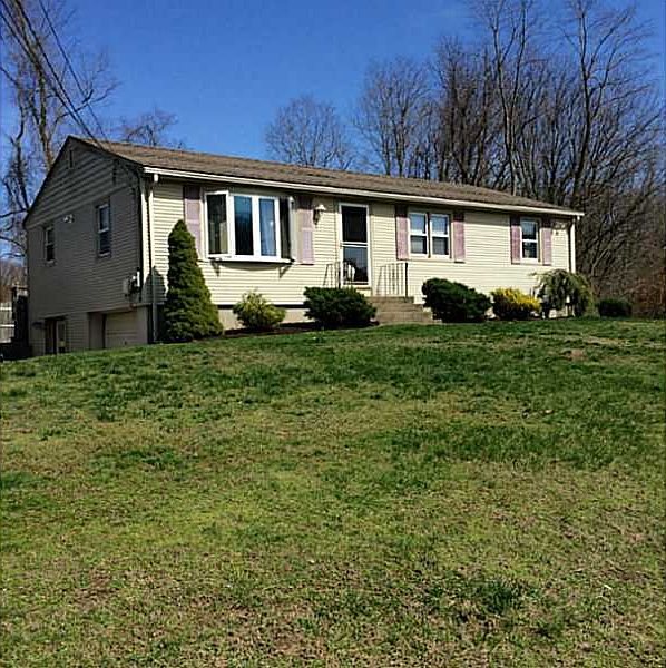 134 Pequot Ave, Warwick, RI 02889 Zillow