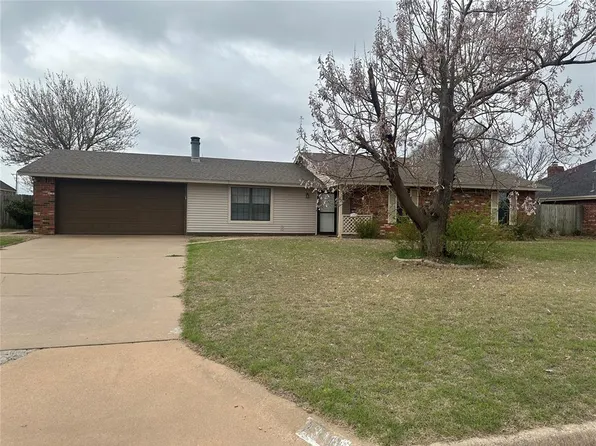 2310 W Peach Ave, Weatherford, OK 73096