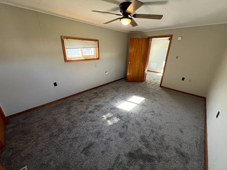 342 Crawford Ave — Photo 9