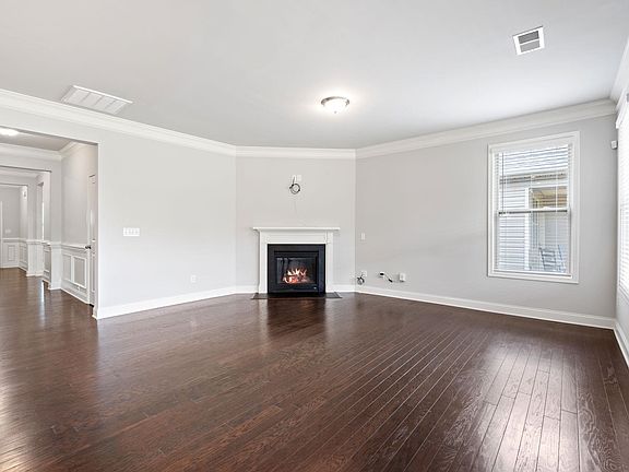 5th image of 854 Deepwood Ct