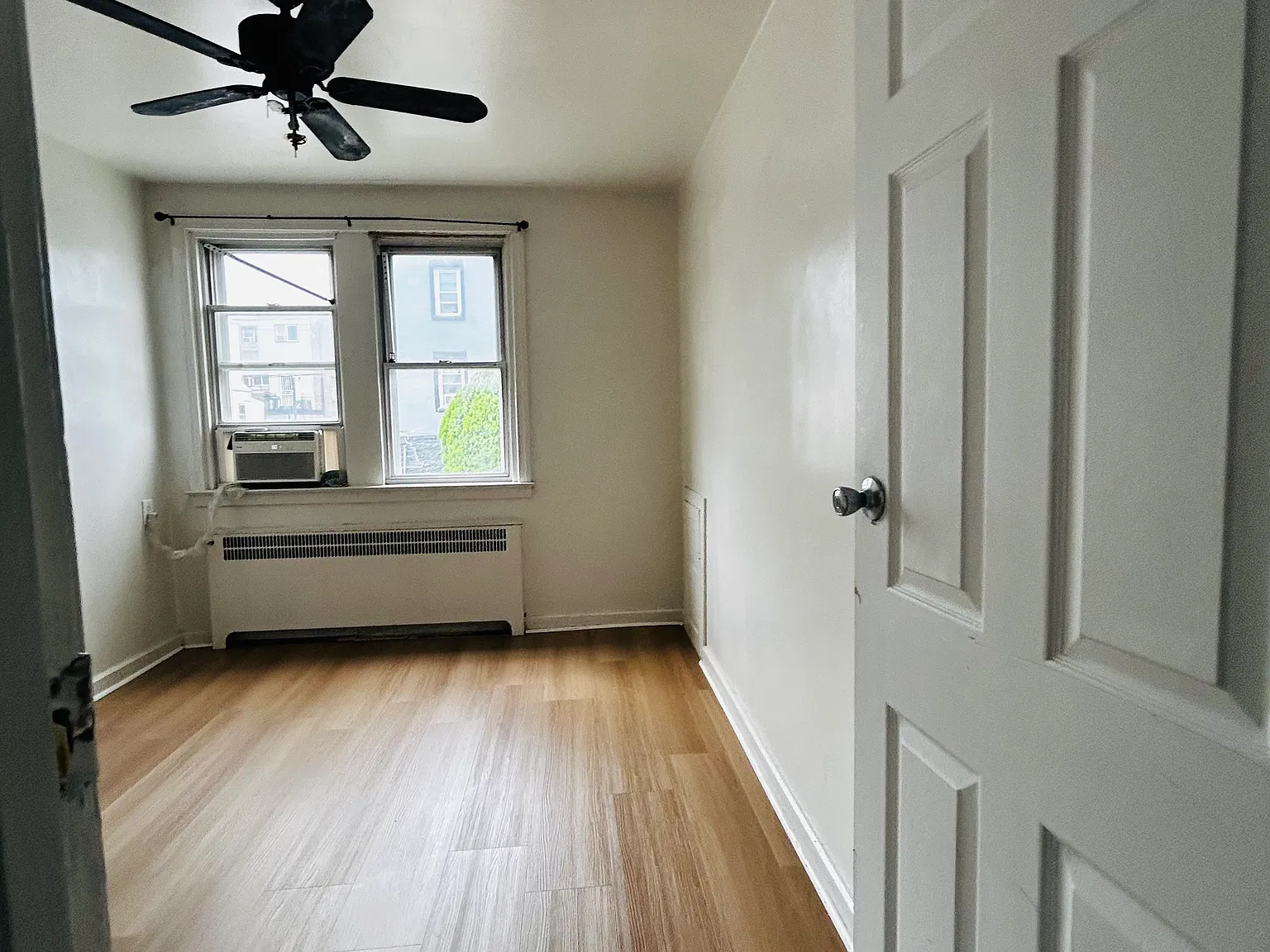 2 bed, 900 sqft, $1,200 — Photo 4