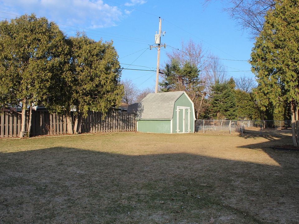 1st image of 1496 Langlade Ave