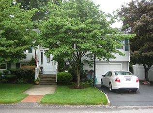 3 Clarendon St, Johnston, RI 02919