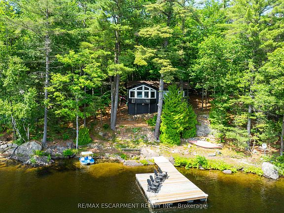 4th image of 1009 Fogo St