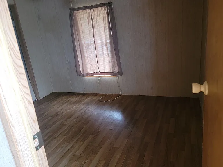 1832 Kent Dr — Photo 1