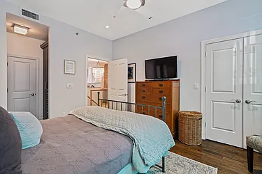 Sold by Avenue Sotheby's International Realty