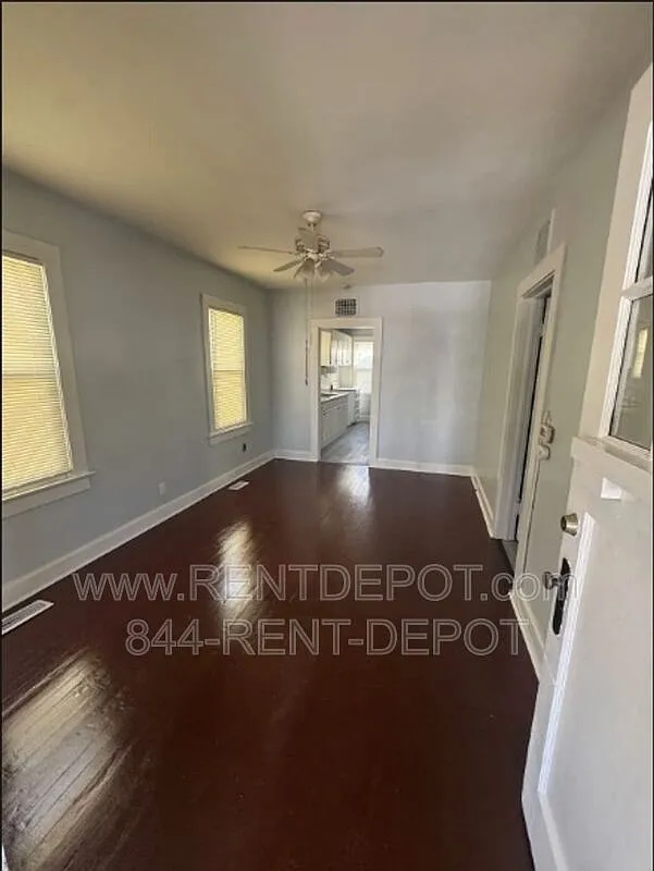 2 bed, 1.0 bath, 752 sqft, $895 — Photo 3