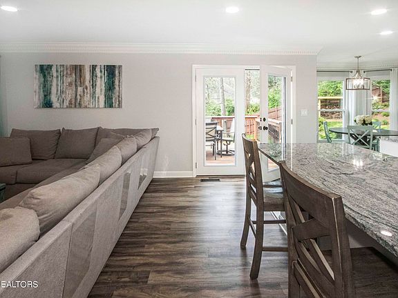 5th image of 1323 Branton Blvd