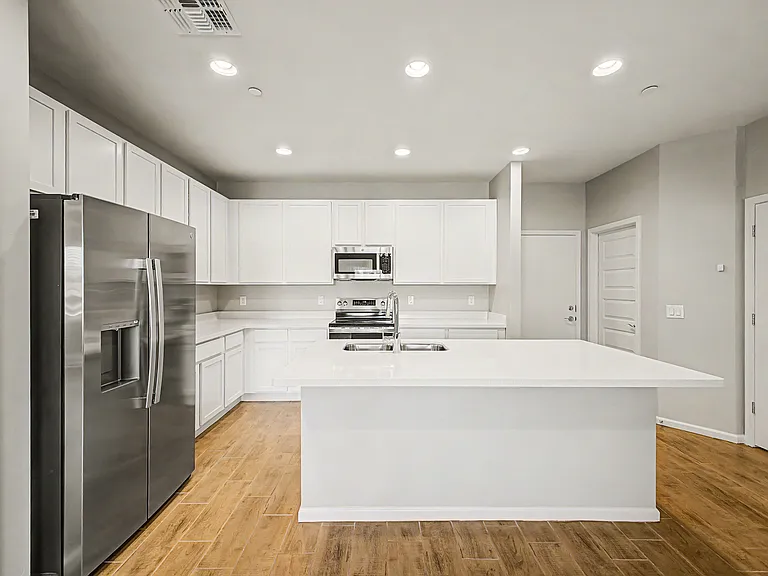 733 E Commonwealth Ave #27 — Photo 13