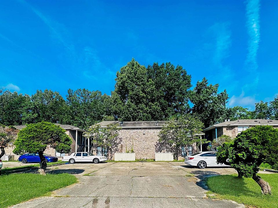 1st image of 934 Hammond Manor Dr